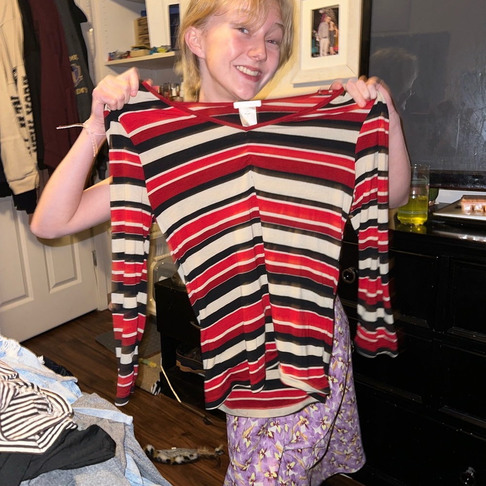 old navy tshirt